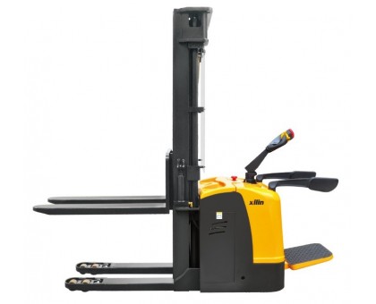 Штабелер самоходный 1,5 т 5,6 м XILIN CDDK15S Li-ion двухуровневый (с платформой)