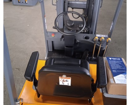 Погрузчик электрический трехопорный XILIN 1.5т 4.5м CPD15S-E