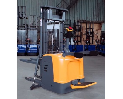 Высотный самоходный штабелер с платформой XILIN 2т 4.5м CDDK20