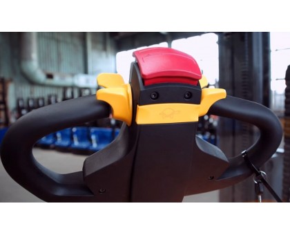 Высотный самоходный штабелер с платформой XILIN 2т 4.5м CDDK20